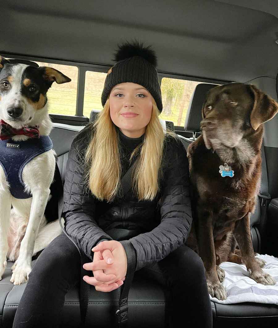 Reese Witherspoon Shares Sweet Snap Daughter Ava With Family Dogs