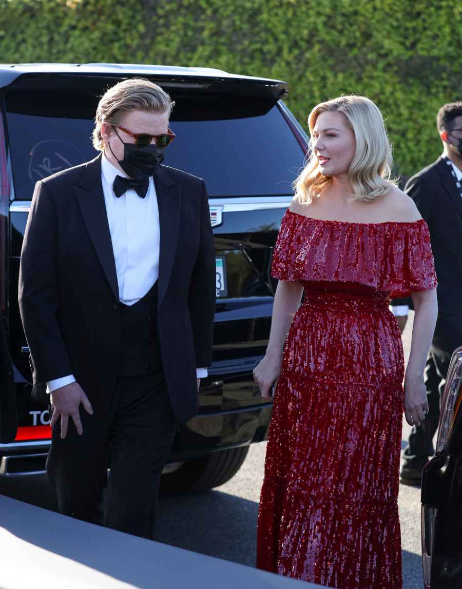 SAG Awards 2022 Kirsten Dunst and Jesse Plemons Are the Cutest Couple on the Red Carpet