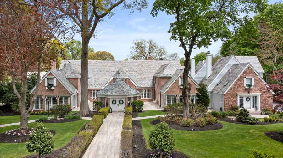 Joy Mangano, the Self-Made Mogul Who Inspired Jennifer Lawrence’s Film ‘Joy’ Lists Her $20 Million Mansion