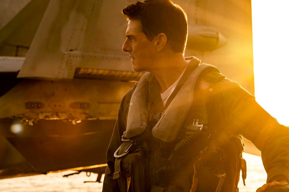 Lewis Pullman Tom Cruises Top Gun Training That Beach Scene