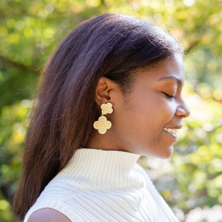 gold-earrings