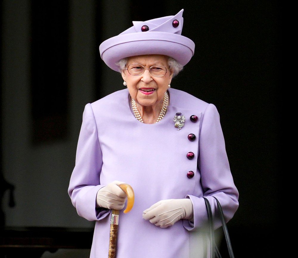 Queen Elizabeth II Reportedly Skips Traditional Balmoral Castle Welcome Amid Continued Mobility Issues