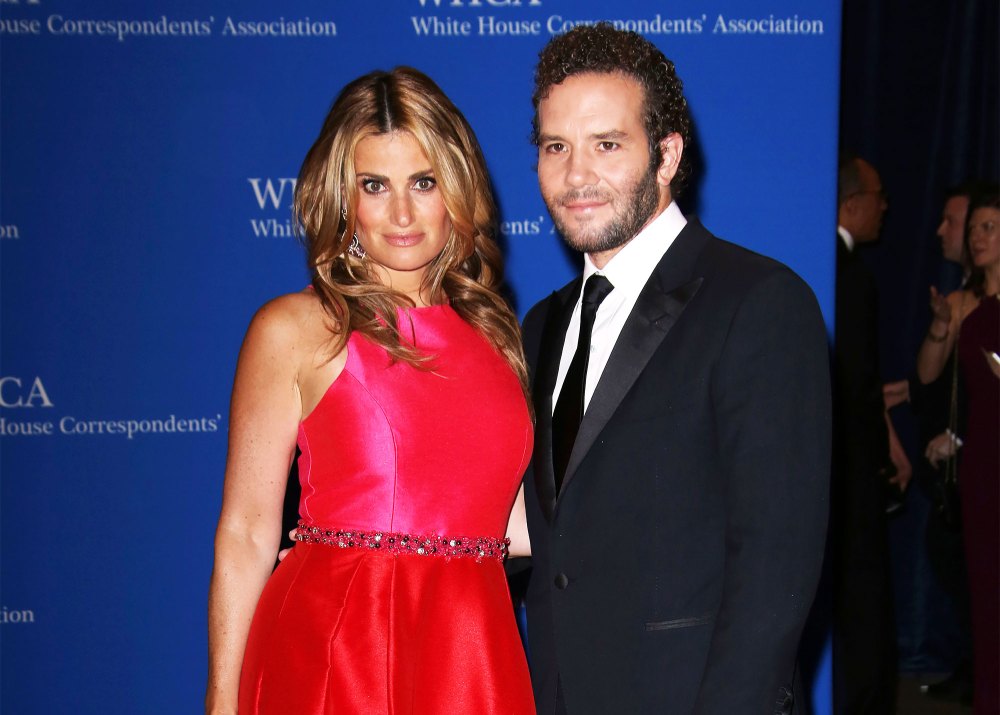 Idina-Menzel-Secretly-Marries-Aaron-Lohr-at-Home-Details-Idina-Menzel-and-Aaron-Lohr