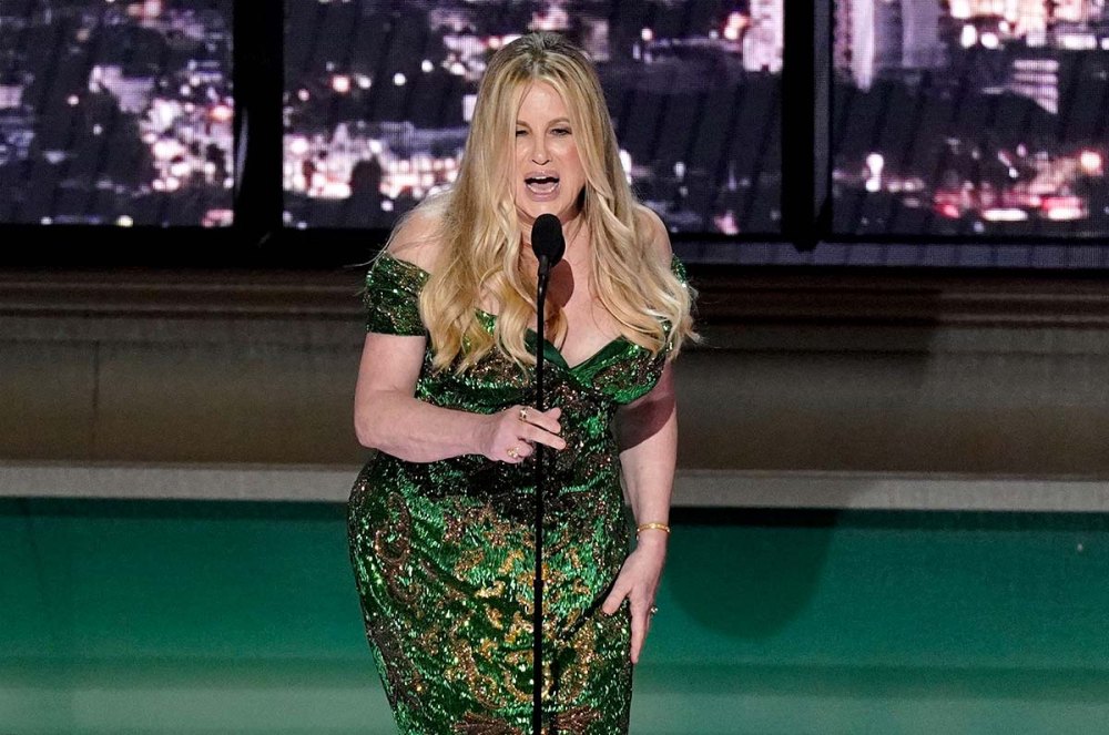 Watch Jennifer Coolidge Dance While Music Plays After Emmys Win