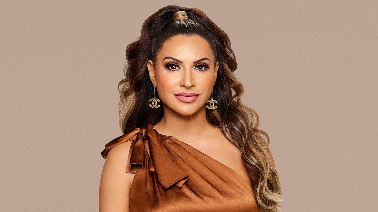 Jennifer Aydin Reveals 'Real Housewives of New Jersey' Season 13 Has 'Sad Aspects' to It and More BravoCon Revelations BravoCon 2022 01