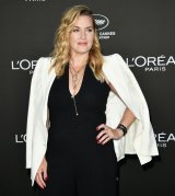 Kate Winslet Wants Women To Embrace Their Beauty in Their 40s white blazer