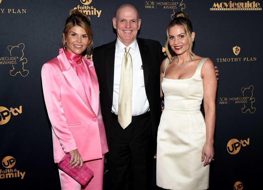 Lori Loughlin Attends 1st Awards Show Since College Admissions Scandal, Reunites With Candace Cameron Bure