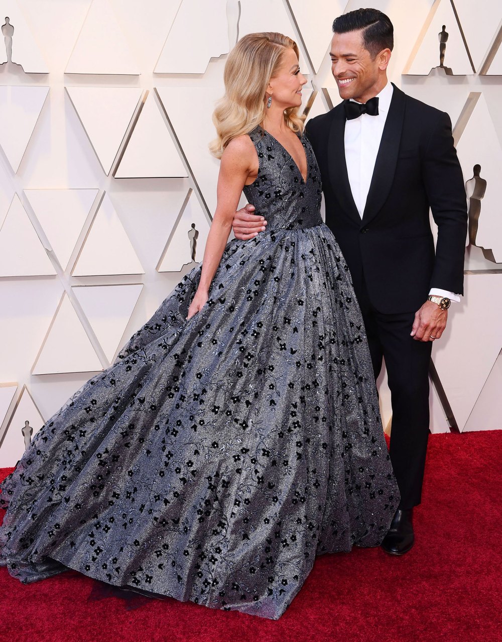 Kelly Ripa and Mark Consuelos Not Interested in Renewing Their Vows 2