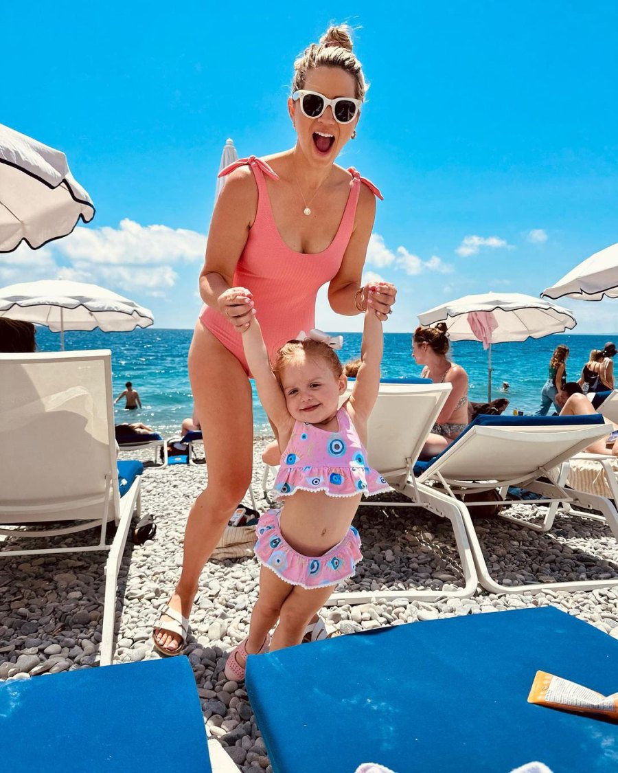 Celebrity Families’ 2023 Summer Vacations: Sean Lowe, Chrissy Teigen, Vanessa Lachey and More
