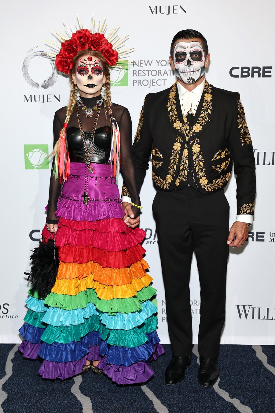 Best 2023 Couple's Halloween Costumes Kelly Ripa and Mark Consuelos