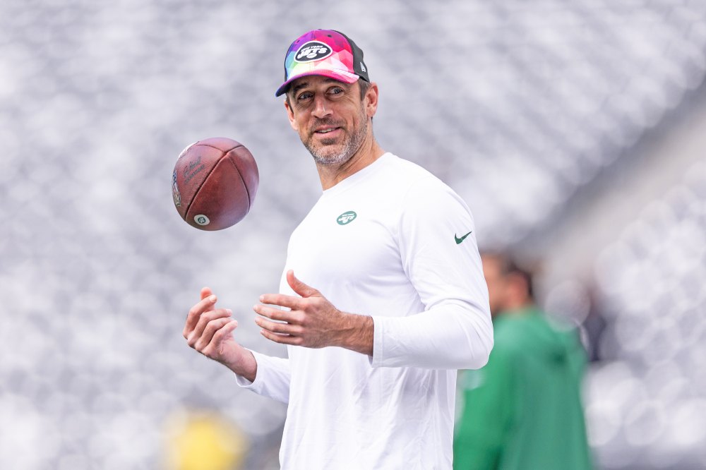 Aaron Rodgers Returns to Jets Practice Two Months After Achilles Tear