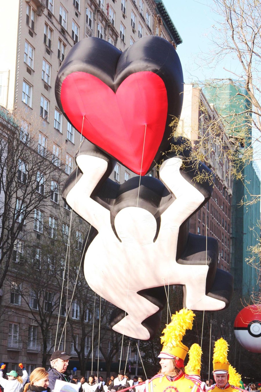 Biggest Macy s Thanksgiving Day Parade Mishaps From Runaway Balloons to Audience Injuries 328