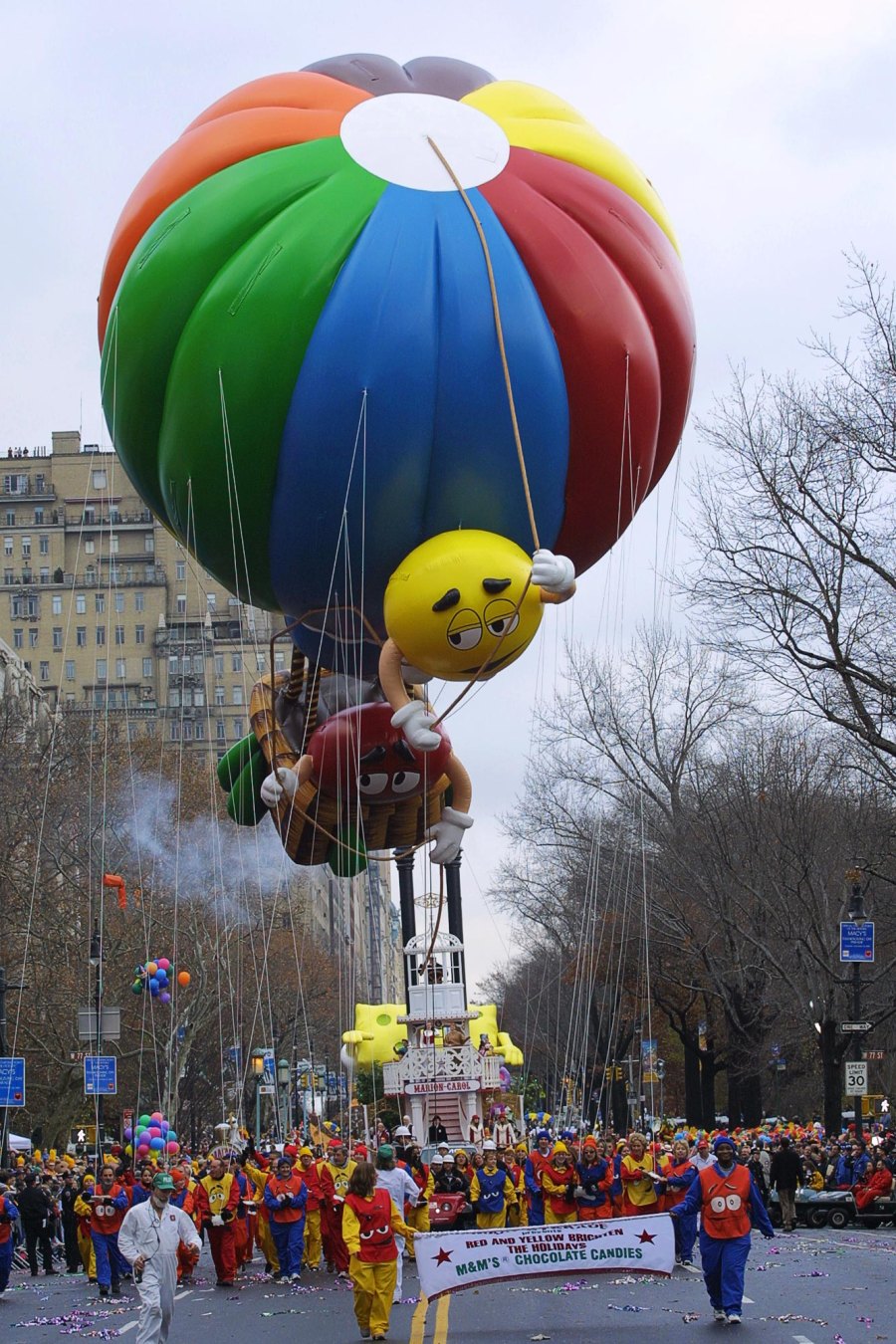 Biggest Macy s Thanksgiving Day Parade Mishaps From Runaway Balloons to Audience Injuries 330