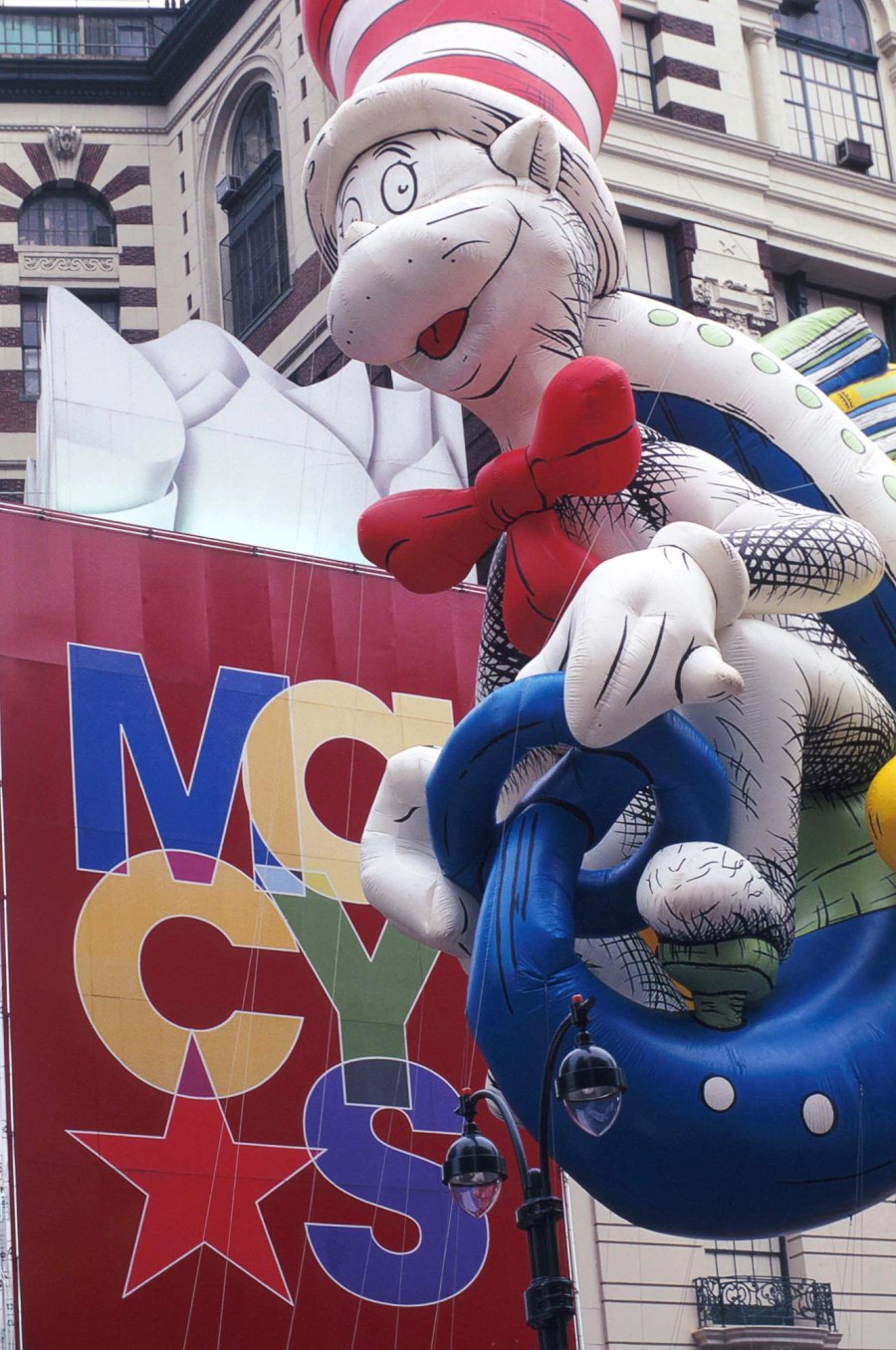 Biggest Macy s Thanksgiving Day Parade Mishaps From Runaway Balloons to Audience Injuries 331