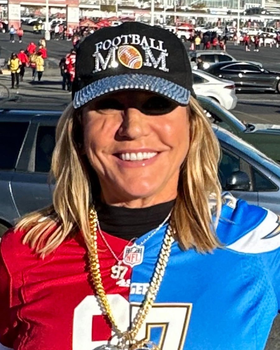Get to Know the Most Beloved NFL Moms Donna Kelce and More Parents of Football Players 069