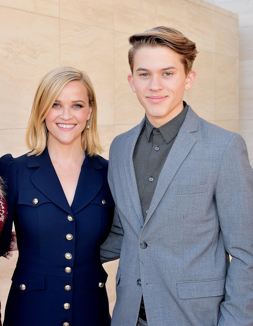 Reese Witherspoon s Son Deacon Phillippe Shows Off His Unreal New York City Apartment 101