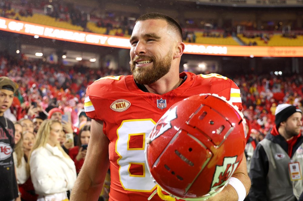 Travis Kelce Has the Sweetest Reaction to Fan Guy on the Chiefs Sign