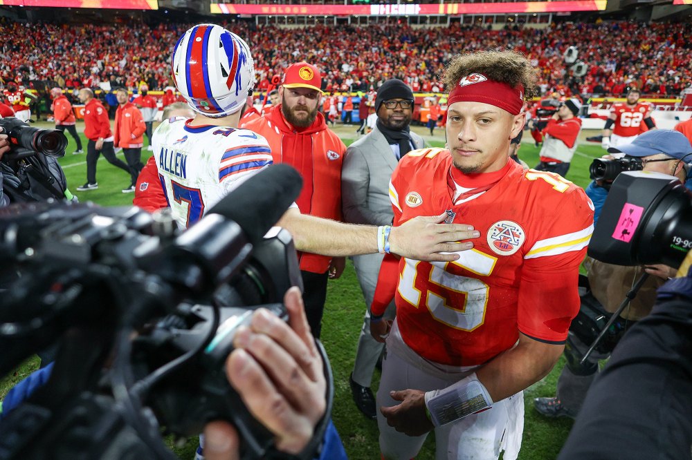 Travis Kelce Reacts to Patrick Mahomes' Meltdown, Reveals What He Told Kadarius Toney