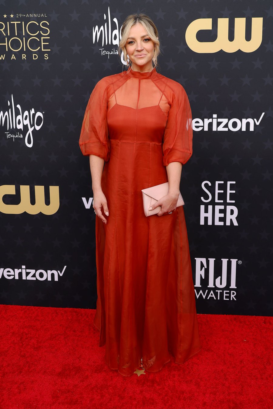 Abby Elliott Red Carpet Arrival 2024 Critics Choice Awards