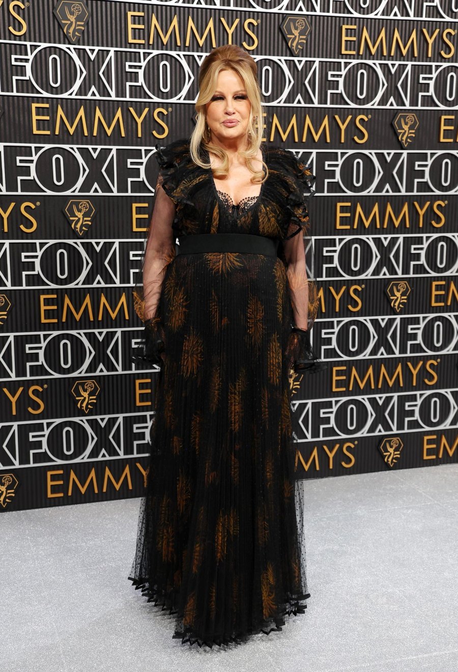 Emmy Awards 2023 Red Carpet Arrivals 616 Jennifer Coolidge