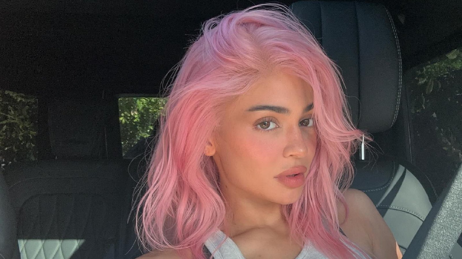 FEATURE Kylie Jenner Pink Hair