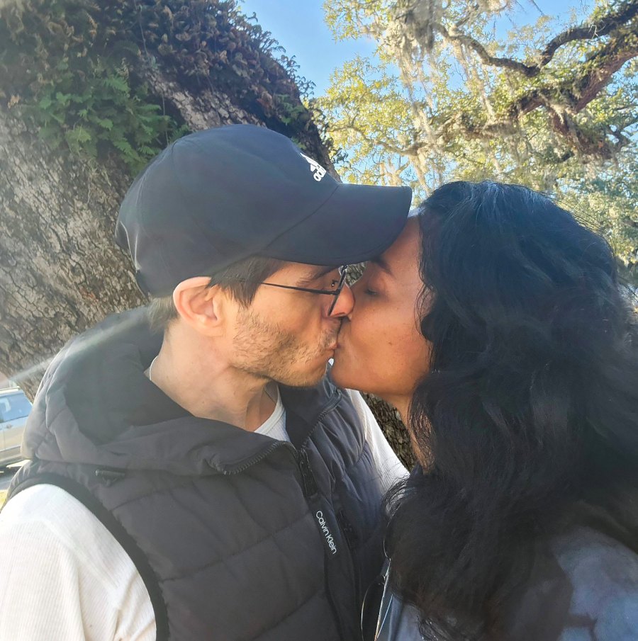 Matthew Lawrence and Chilli Pack on the PDA as They Celebrate the New Year