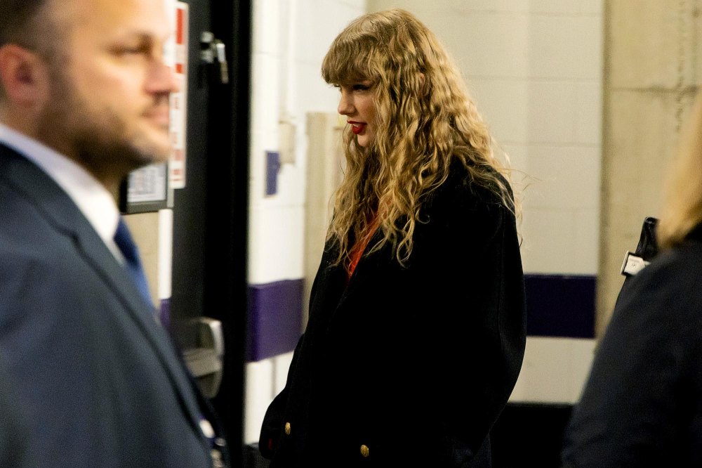 Taylor Swift Attends Travis Kelce s Kansas City Chiefs vs. Baltimore Ravens AFC Championship Game 548