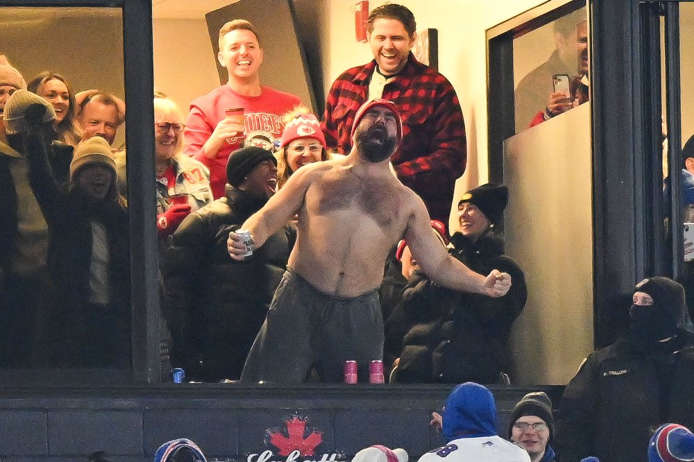 Taylor Swift Loved Jason Kelce Shirtless Antics at Bills Game 2