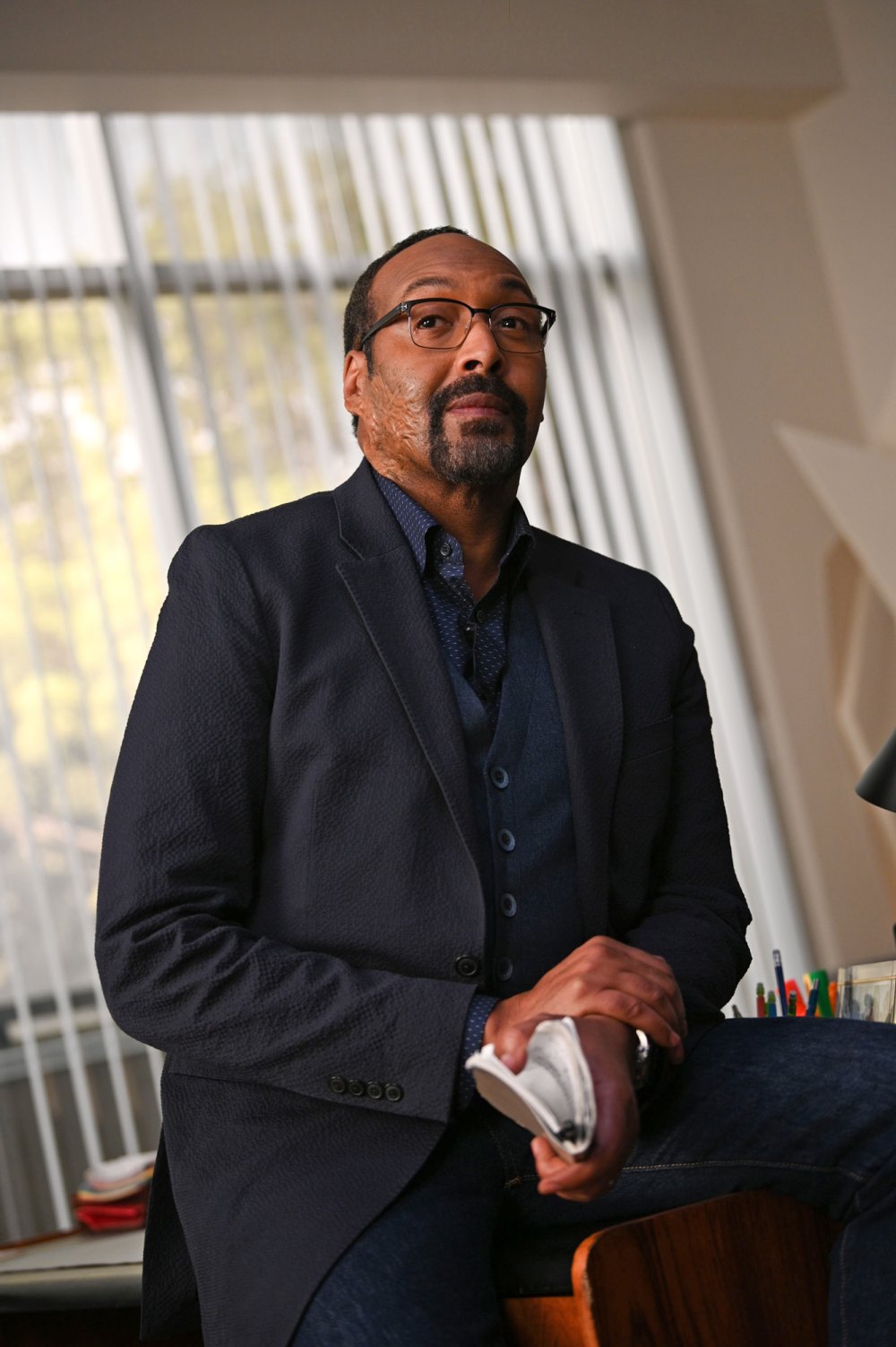 The Irrational Jesse L Martin Reacts to Reading Thirsty Comments
