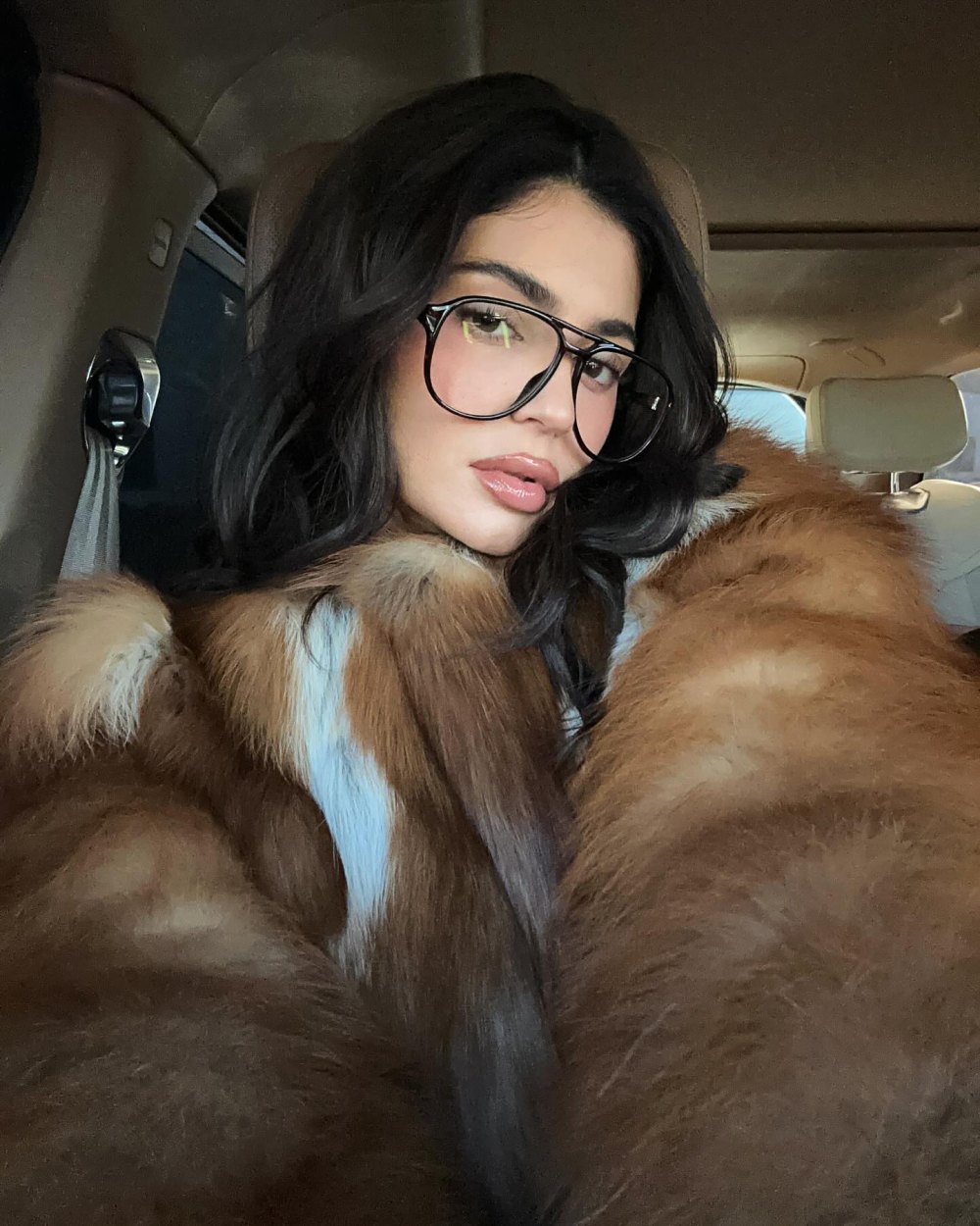 Kylie Jenner Reminds Us She’s the Queen of Fur Coats: ‘Happy Vday’