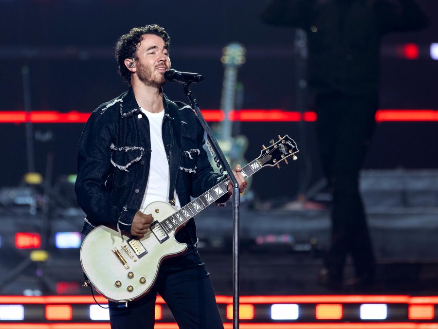 See The Jonas Brothers Groovy Style on ‘The Tour’ gallery