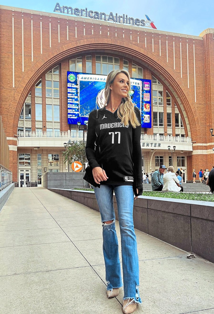 Southern Charm Star Olivia Flowers Inside a Day in My Life 7.34pm-MAVS-game.jpg_master 354