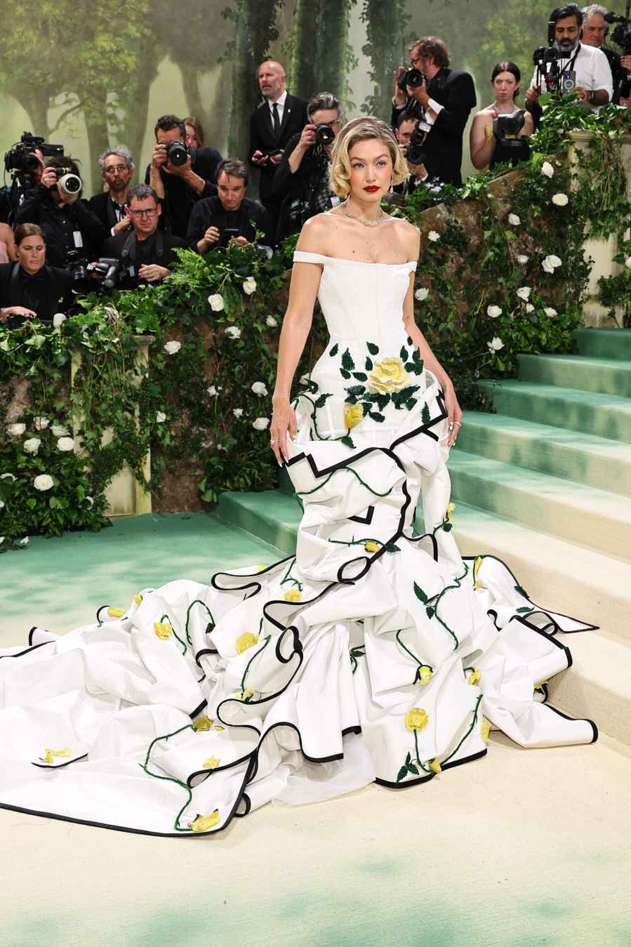 Met Gala 2024 Arrivals 695 Gigi Hadid