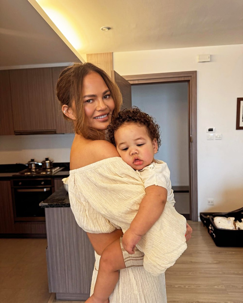 Chrissy Teigen Body Is Rejecting Spicy Food After Daughter Esti Birth