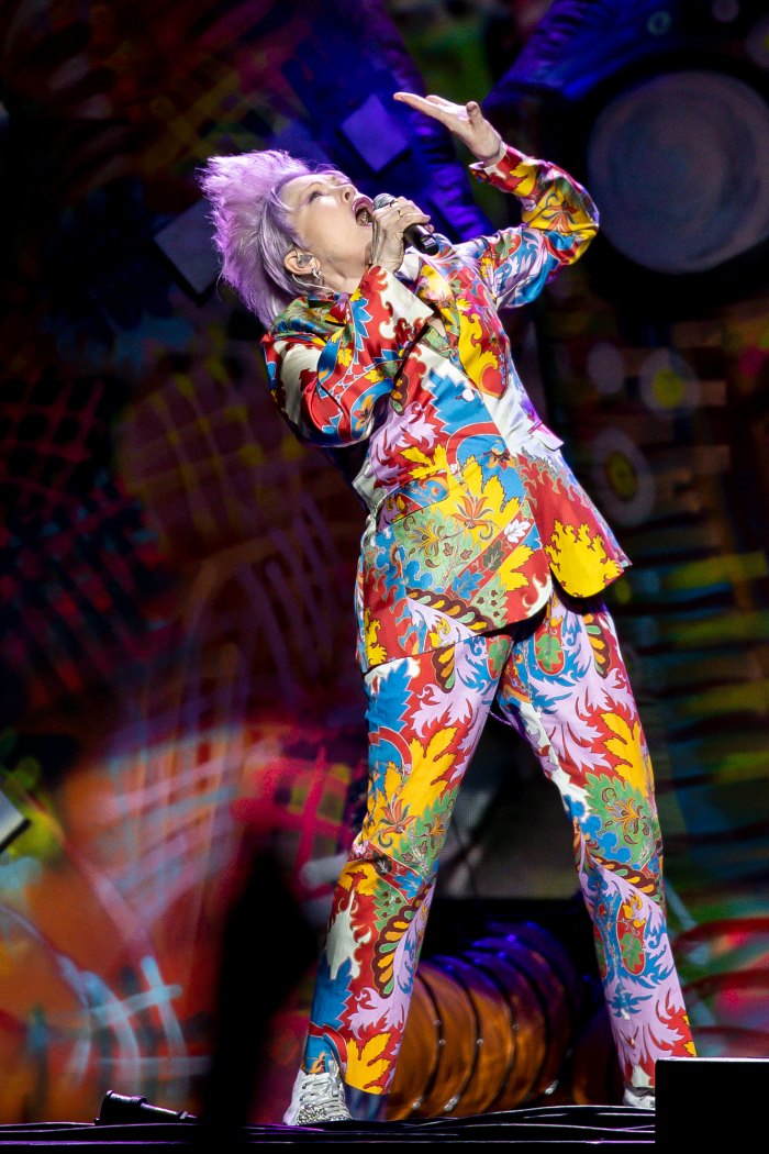 Cyndi Lauper Announces ‘girls Just Wanna Have Fun Farewell Tour Us Weekly 7231