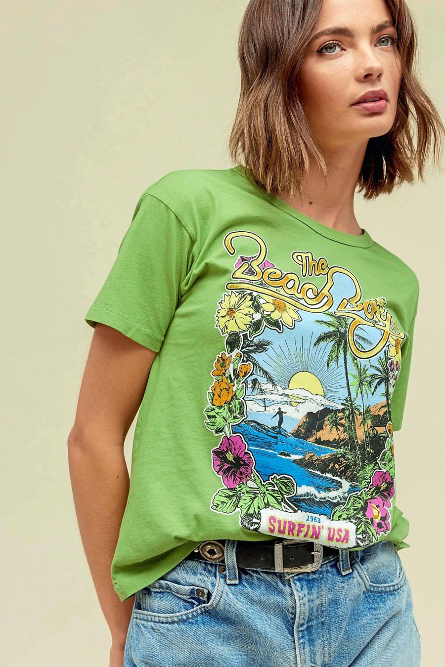 Kate Hudson Embodies ‘Good Vibrations’ in Daydreamers’ Beach Boys Concert T-Shirt