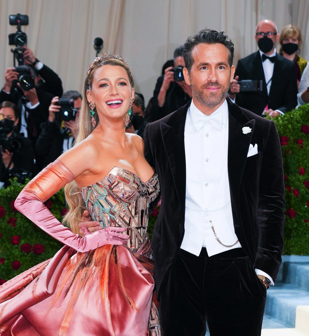 Blake Lively Responds to Fan About Ryan Reynolds Divorce Rumors They Wish 055