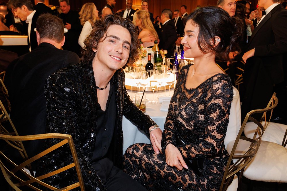 Kylie Jenner y Timothée Chalamet ‘Aún Tienen una Conexión’ mientras Intentan Permanecer ‘Bajo el Radar’