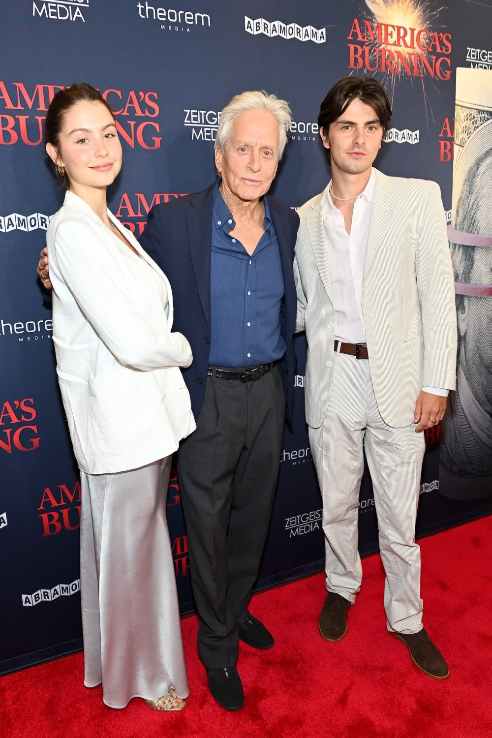 Carys Zeta Douglas, Michael Douglas y Dylan Douglas