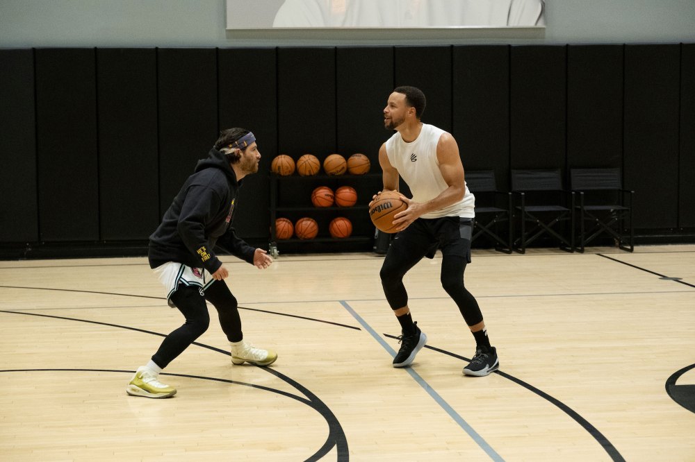 Adam Pally Reveals the Sign Steph Curry Sent Him From the Court at the Olympics