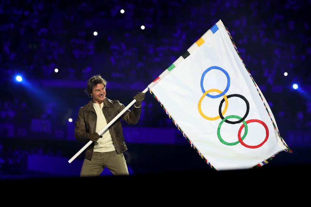 Tom Cruise at Olympics closing ceremony.