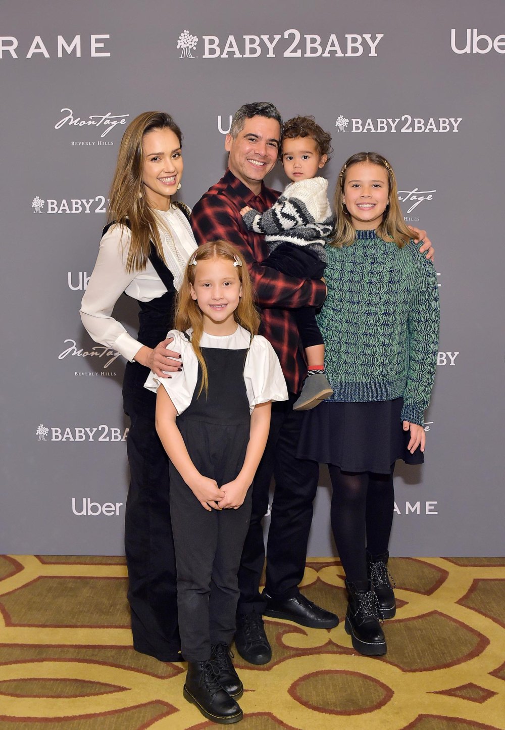 Jessica Alba Says 3 Her Kids Don t Think She s Cool — But They Think Lizzy Mathis Is 383