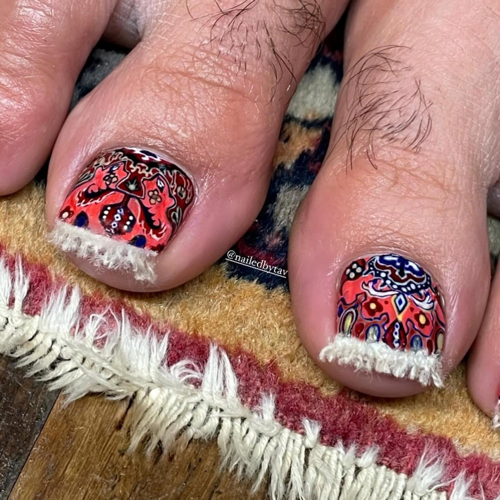 Benny Blanco Shows Off Wild Persian Rug Pedicure