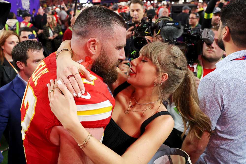 Taylor Swift y los amigos de Travis Kelce esperan un compromiso en un futuro cercano, están muy enamorados 543