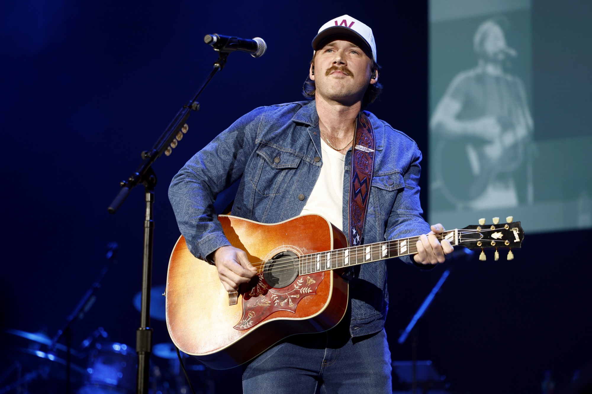 GettyImages2218355287 Morgan Wallen Seemingly Shades CMAs