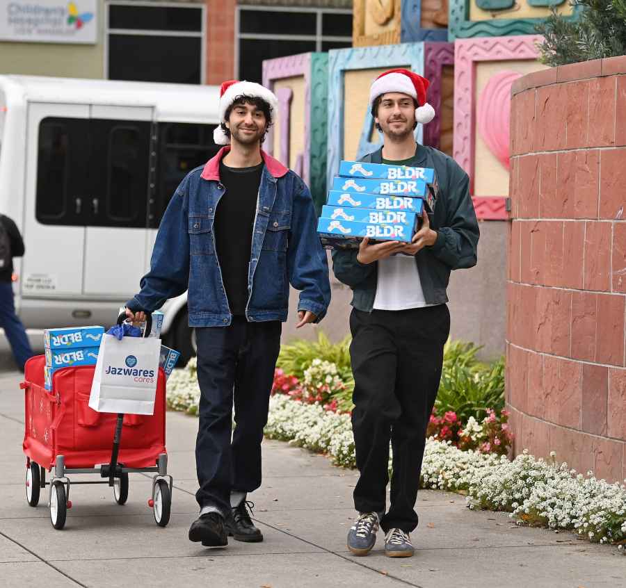 Stars They re Just Like Us Alex Wolff and Nat Wolff