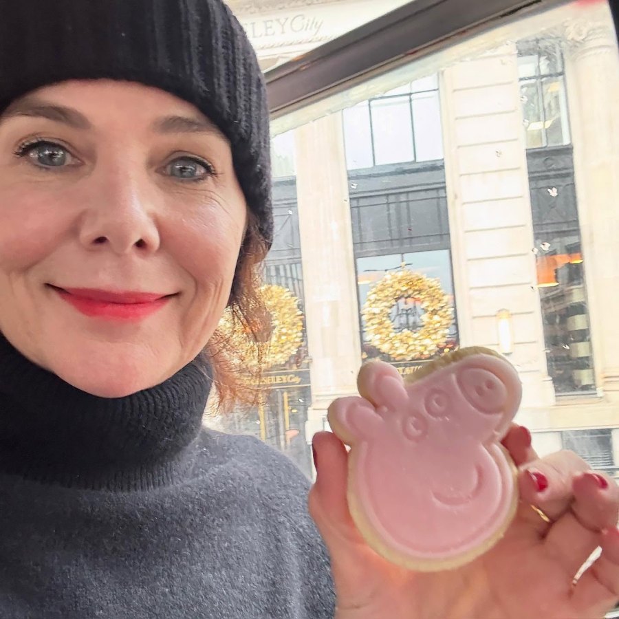 Lauren Graham They Go Into Full Tourist Mode Just Like Us