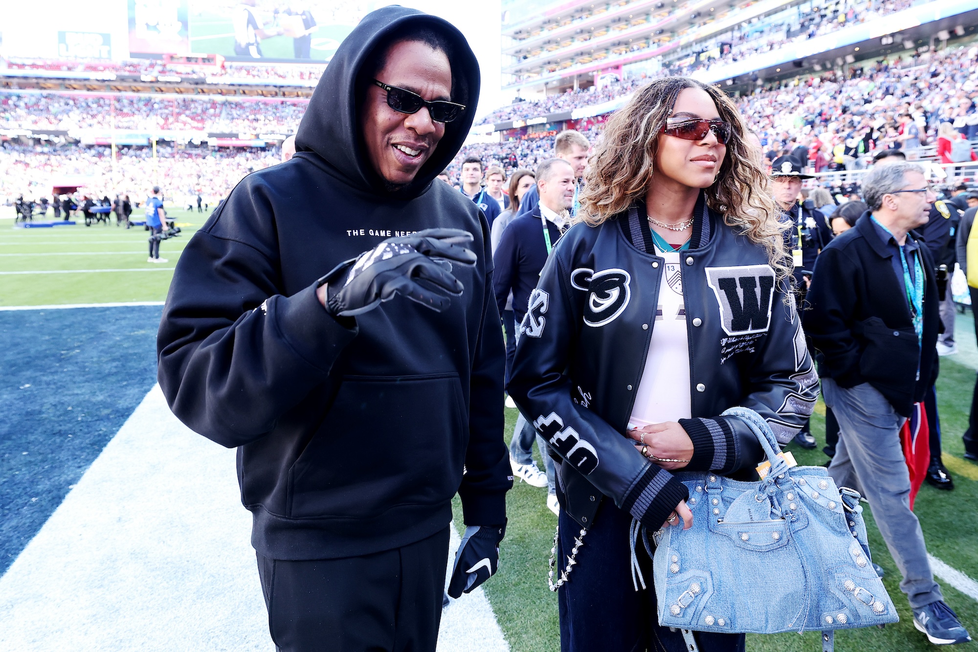 Blue Ivy Carter Is Mom Beyonce’s Mini-Me at 2026 Super Bowl With Dad Jay-Z and Sister Rumi Carter