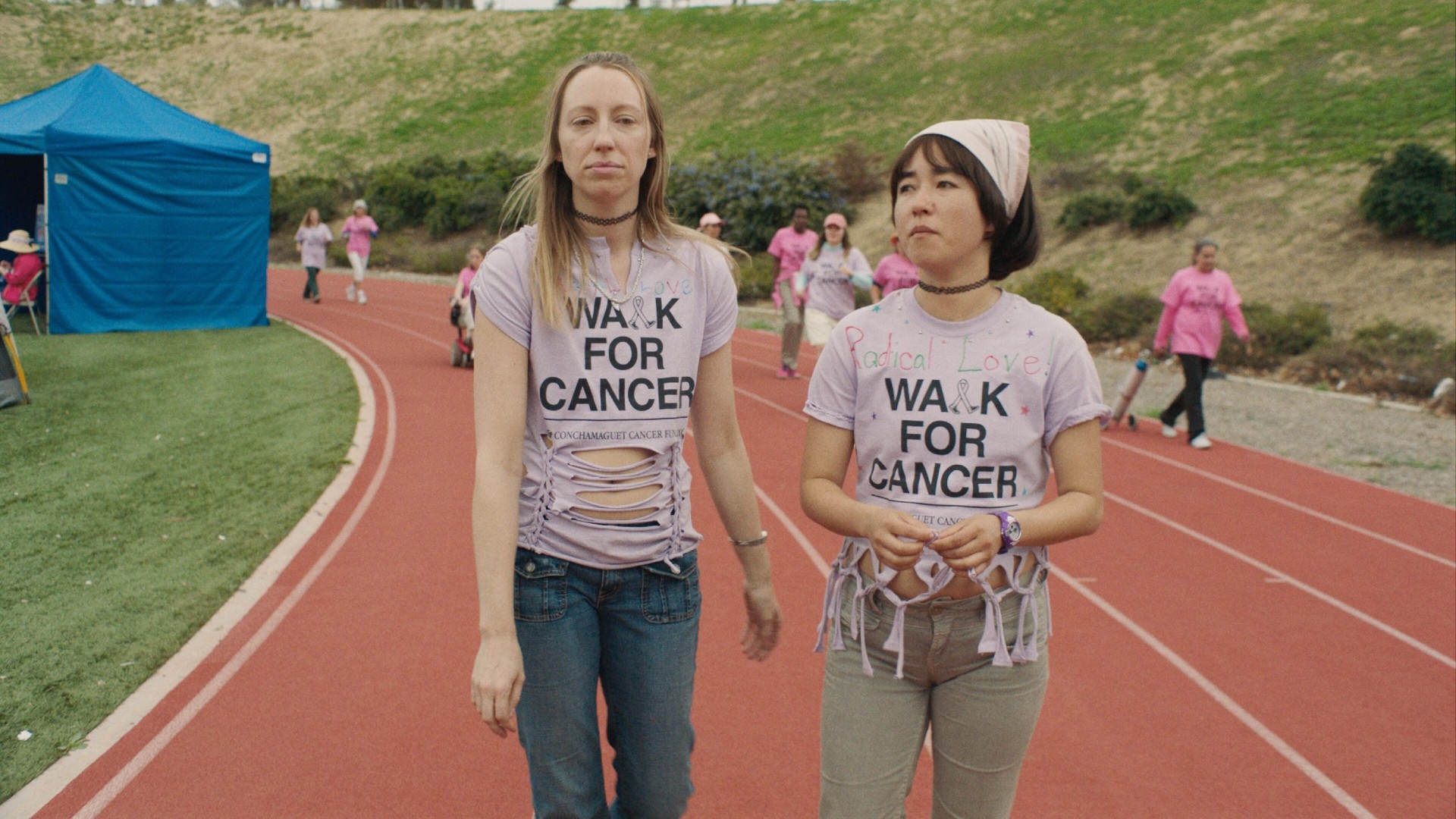 Anna Konkle and Maya Erskine in PEN15