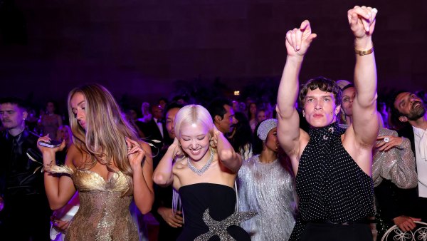 Tate McRae Rose Connor Storrie 2026 Met Gala Inside Hot Pics